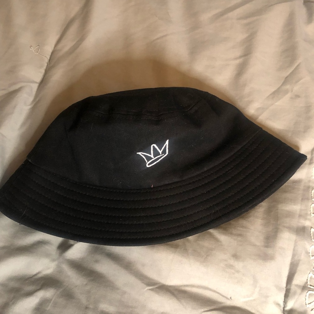 Crown 👑 hat season is here make a statement #DripShop